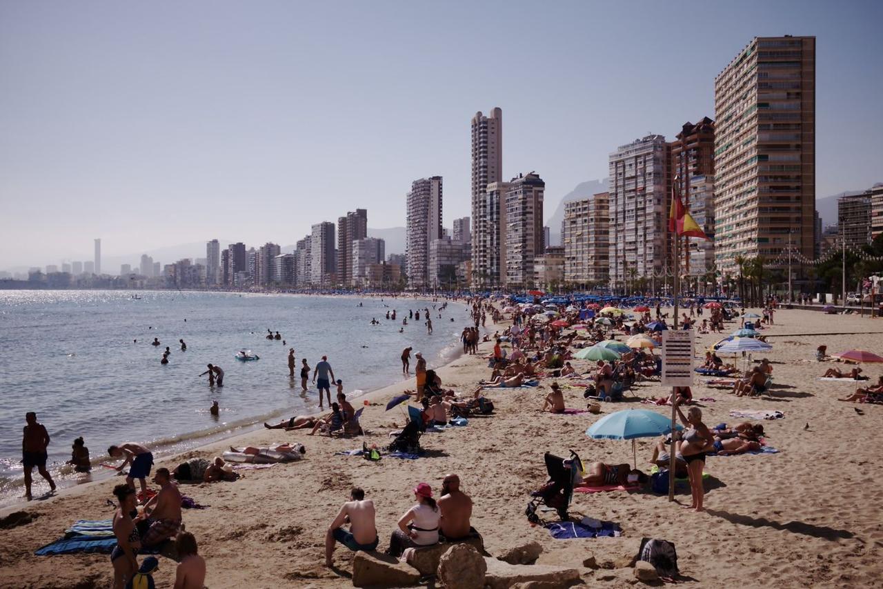 2017: Die Playa de Levante heute: dieselbe Bucht, an der 1942 eine Handvoll Hotels stand – jetzt Hochhaus an Hochhaus bis zum Intempo.
